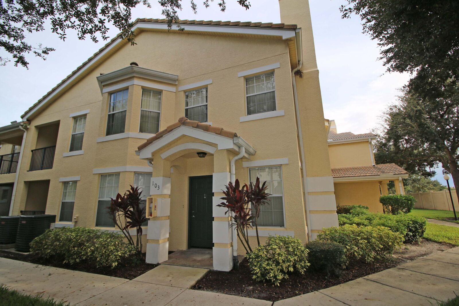 Property Photo: 170 SW Peacock Boulevard 36-103 FL 34986