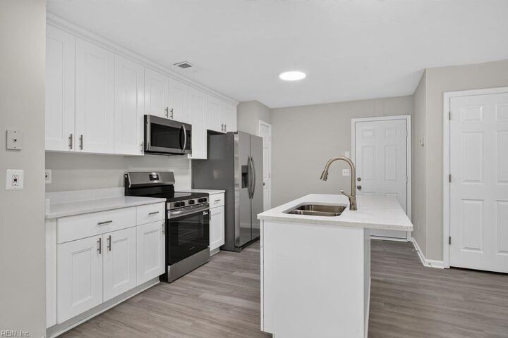 Property Photo:  121 Sheppard Dr  VA 23185 