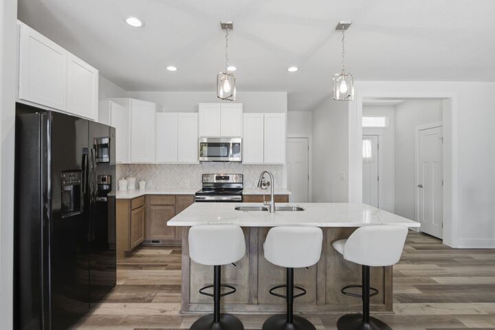 Property Photo: 8203 W Lang St KS 67205