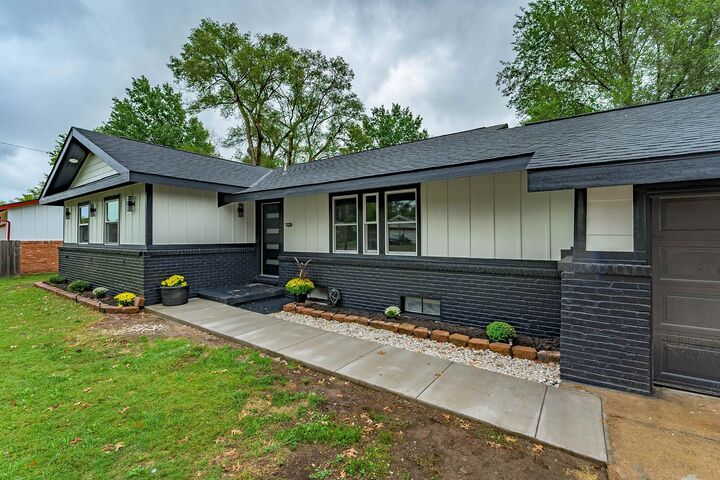 Property Photo:  9301 W Birch Ln  KS 67212-4132 