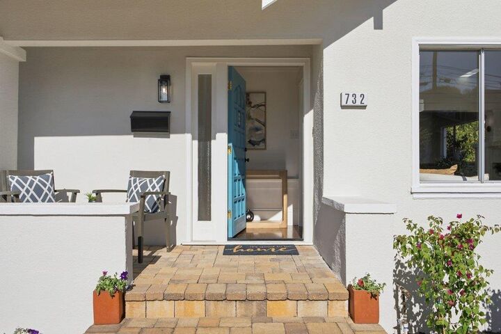 Property Photo:  732 Farringdon Lane  CA 94010 