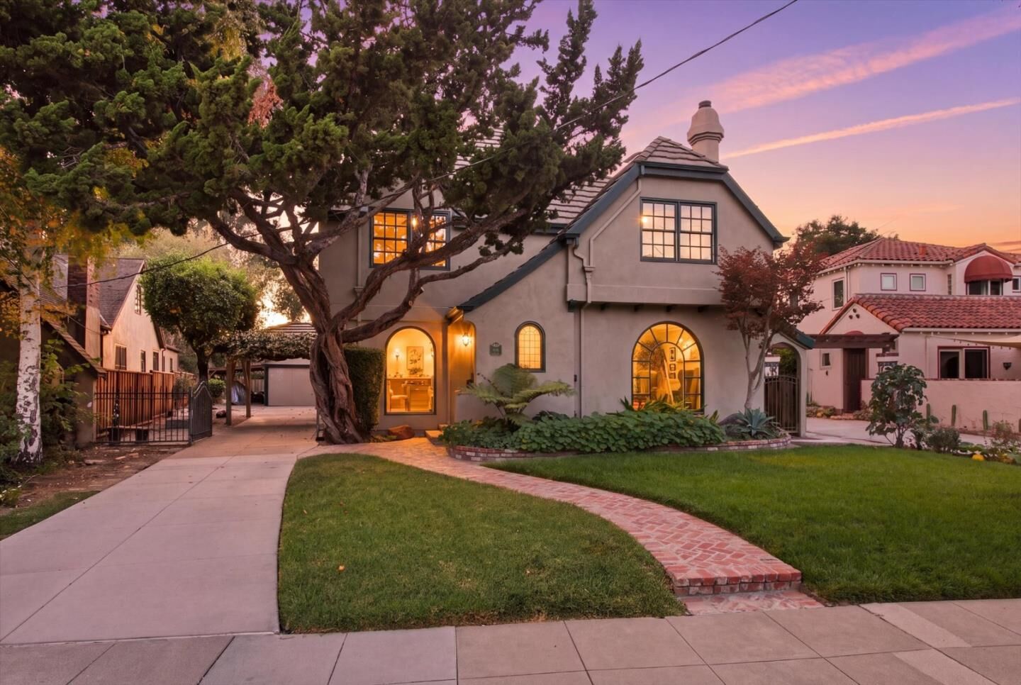Property Photo:  883 Riverside Drive  CA 95125 