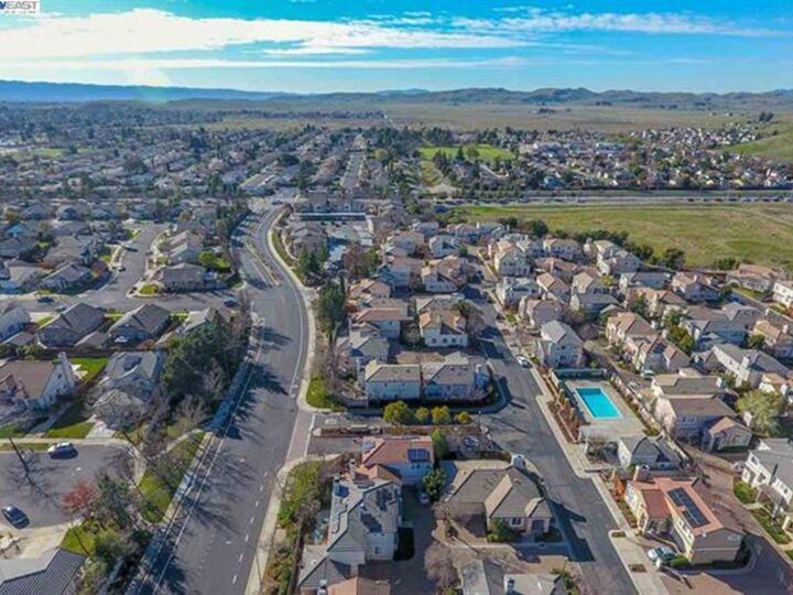 Property Photo: 2026 Verbena Common CA 94551