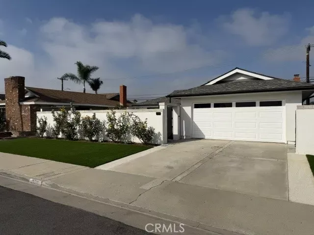 Property Photo:  21311 Antiqua Lane  CA 92646 