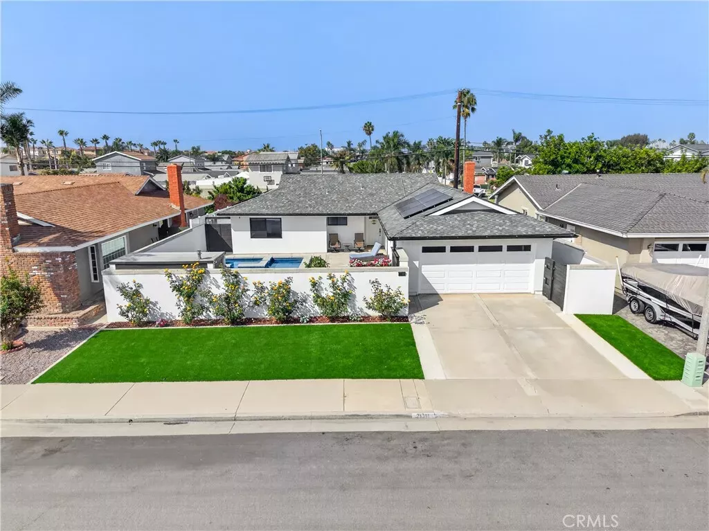 Property Photo:  21311 Antiqua Lane  CA 92646 