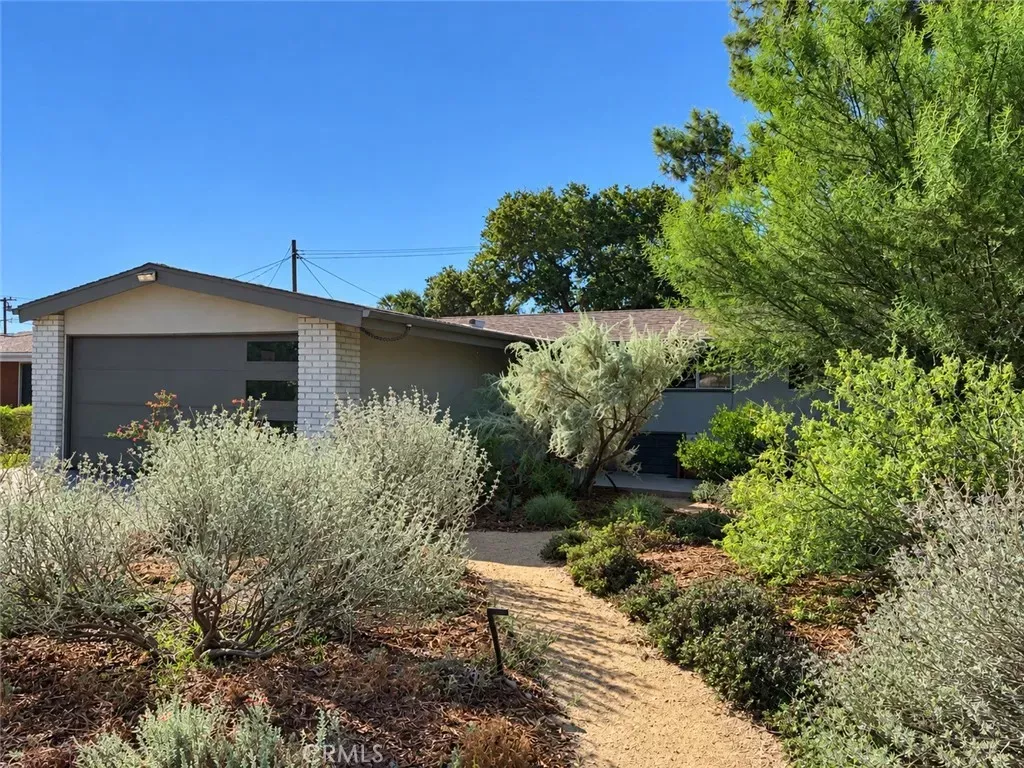 Property Photo: 19214 Nearbrook CA 91351