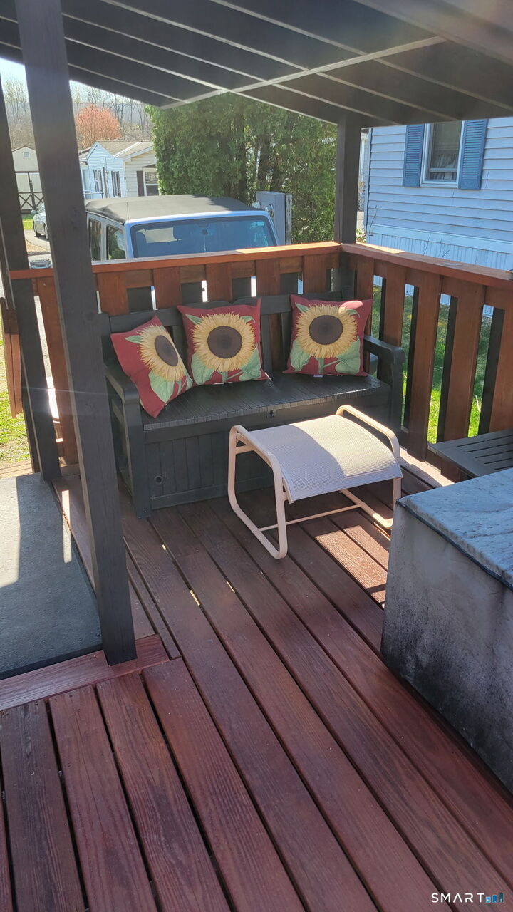Property Photo:  116 Woodland Park  CT 06484 