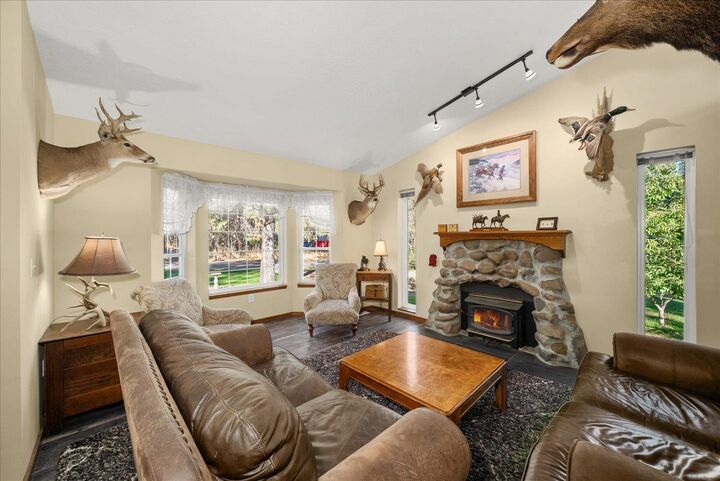 Property Photo: 14905 W Maybob Rd WA 99026