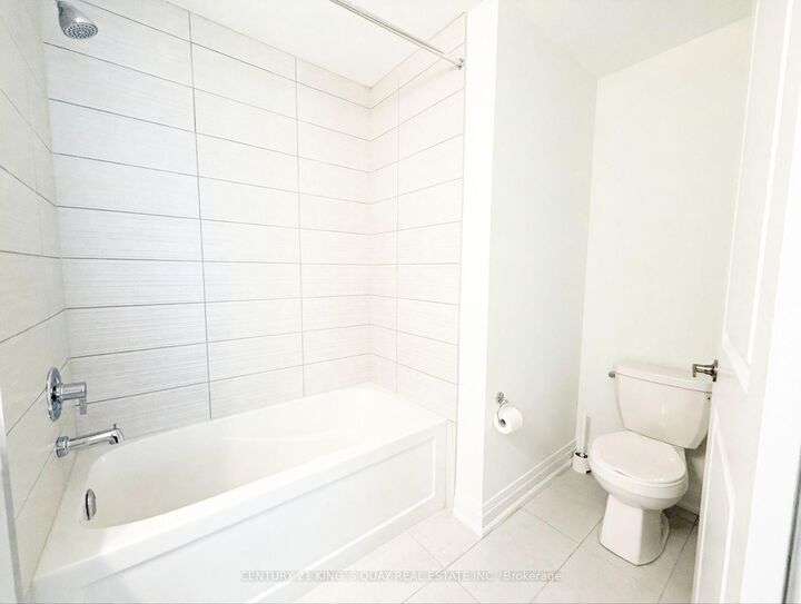 Photo de la propriété: 15 Maybank Lane ON L4A 4X7