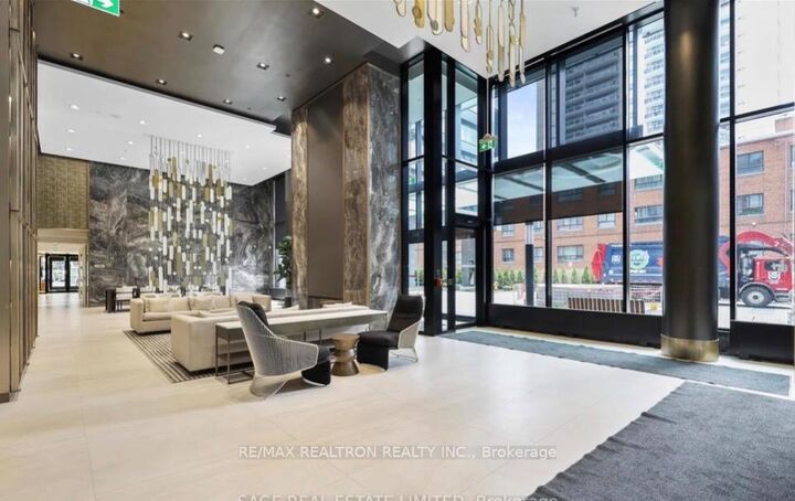 Property Photo:  117 Broadway Avenue 1008  ON M4P 1V3 