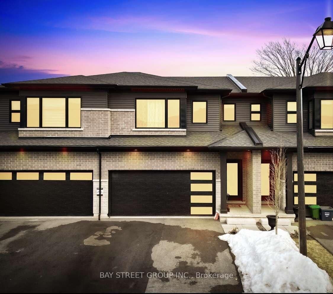 Property Photo: 4552 Portage Road 80 ON L2E 6A8
