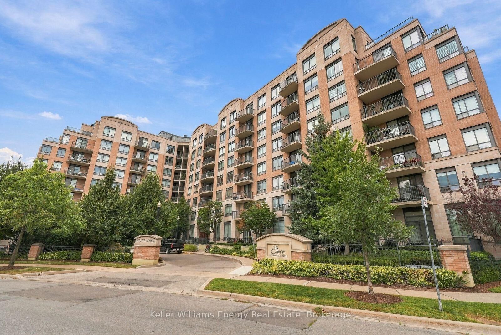 Photo de la propriété: 16 Dallimore Circle 402 ON M3C 4C4