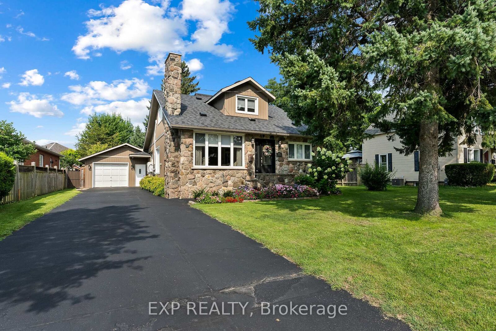 Photo de la propriété:  2753 St Paul Avenue  ON L2J 2L3 