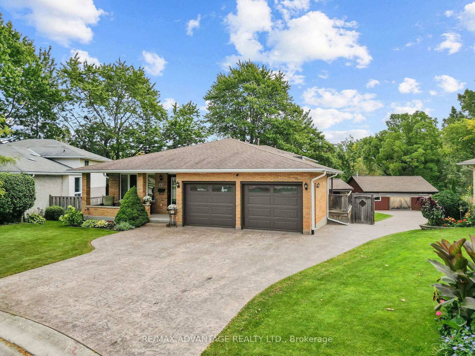 Property Photo:  43 Lynngate Grove  ON N6K 3S7 