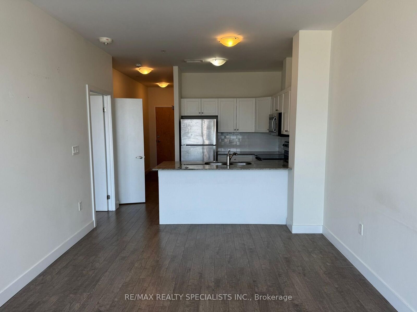Property Photo: 100 Garment Street N 1410 ON N2G 0C3