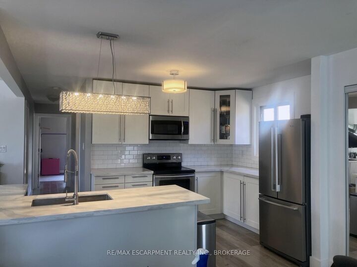 Property Photo:  17 Mellenby Street  ON L8J 1E6 