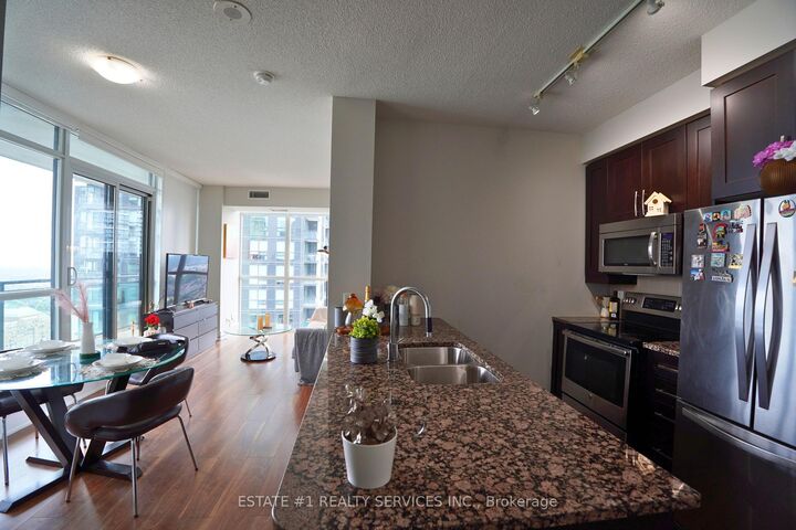 Photo de la propriété:  4065 Brickstone Mews Lph2  ON L5B 0G3 