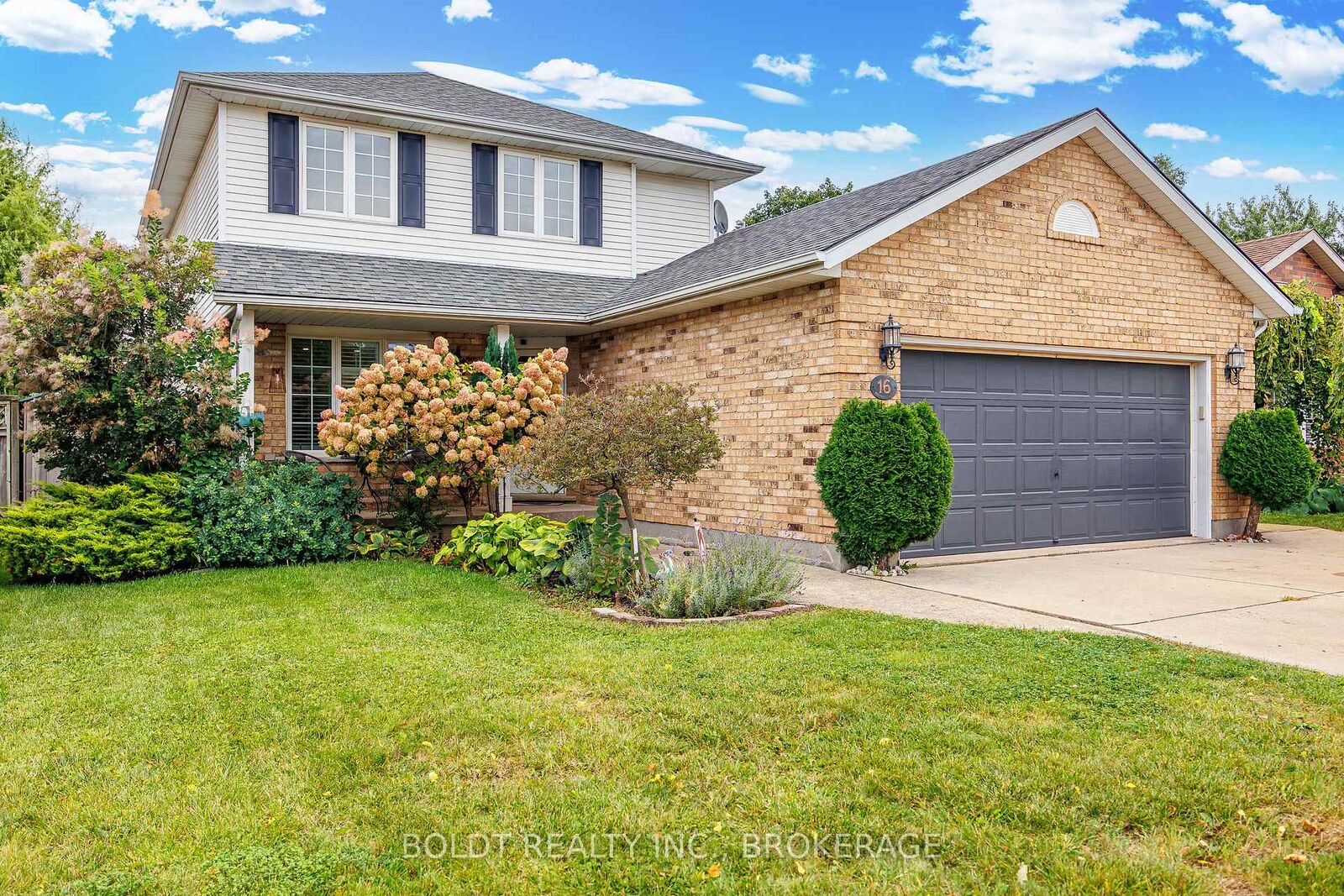 Property Photo: 16 Westbury Drive ON L2S 3V1
