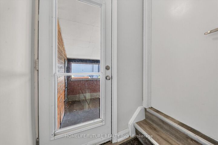 Property Photo:  7 Cardill Crescent  ON N2L 3Y7 