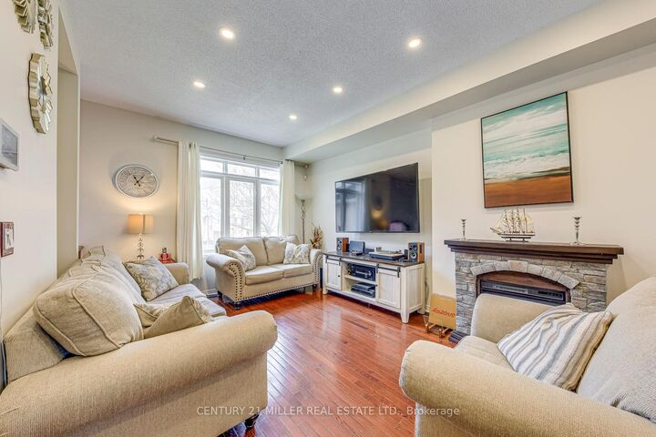Photo de la propriété:  3117 Joel Kerbel Place  ON L4Y 0B1 