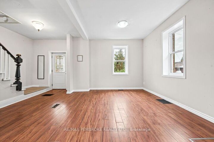 Photo de la propriété: 459 Somerset Street ON K8A 4C5
