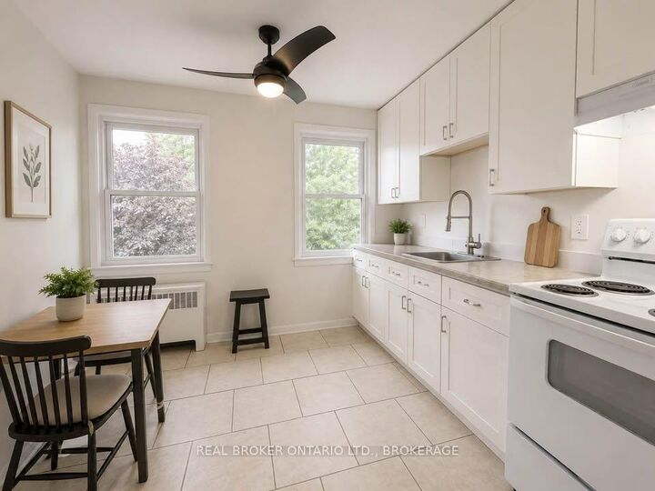 Property Photo:  6-279 Helen St Helen Street  ON K7L 4P6 