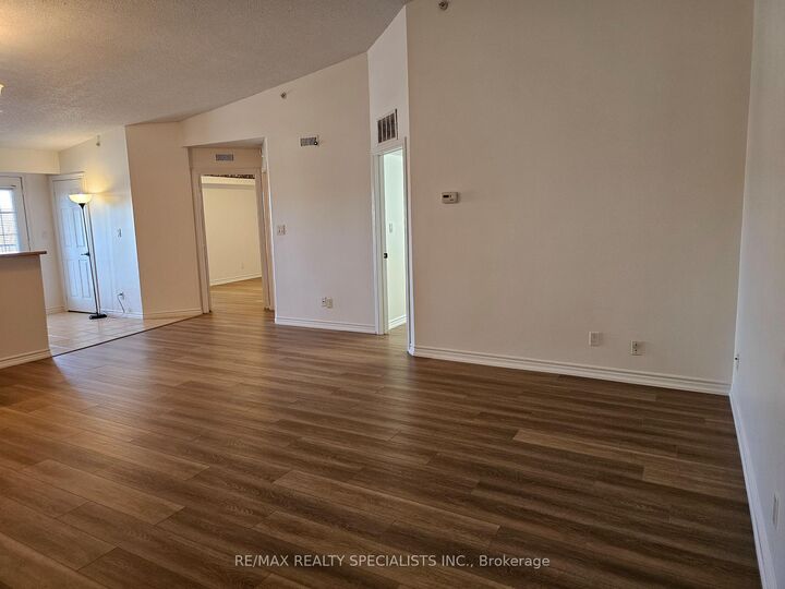 Property Photo:  4025 Kilmer Drive 412  ON L7M 4M5 