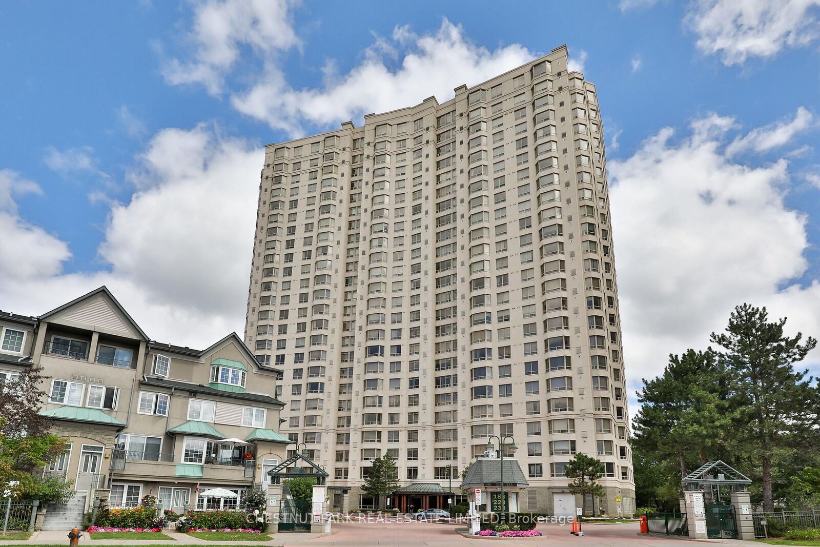 Property Photo:  228 Bonis Avenue E 2705  ON M1T 3W4 