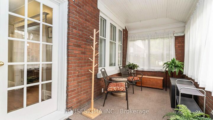 Property Photo:  322 Ridout Street S  ON N6C 3Z3 