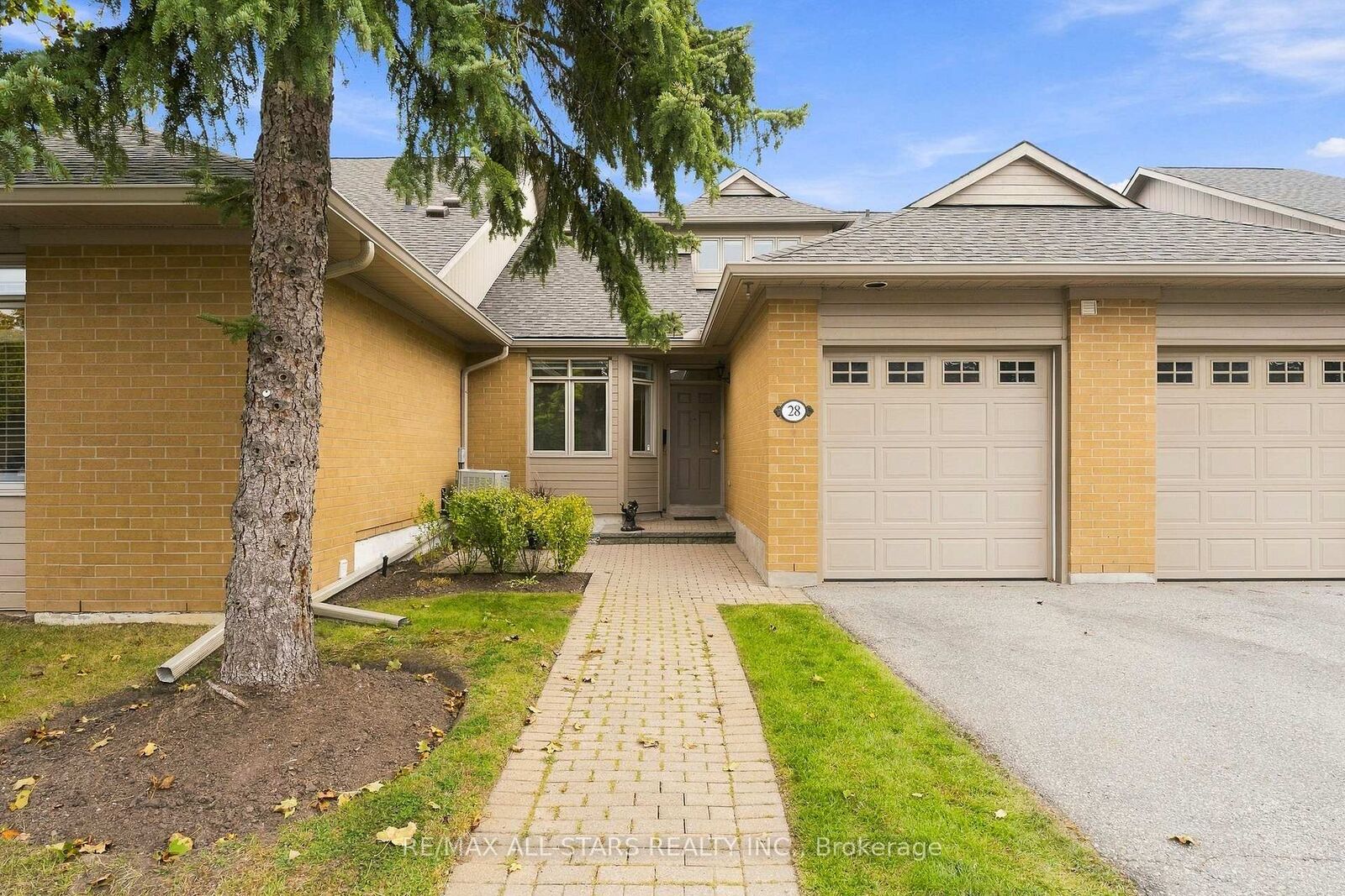 Property Photo: 28 Blue Heron Beach Way ON L6E 1B4