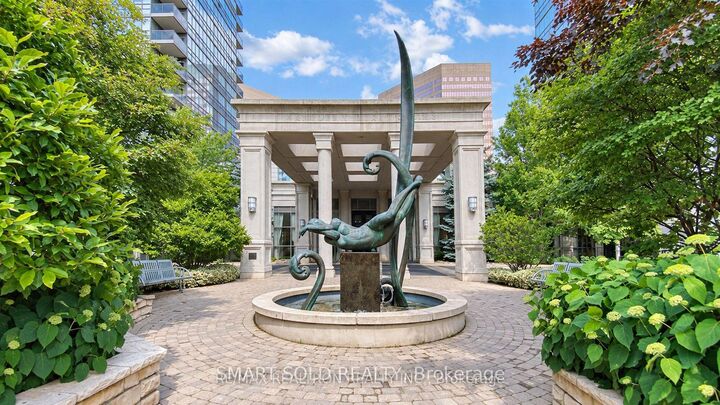 Property Photo:  15 Greenview Avenue 2413  ON M2M 4M7 