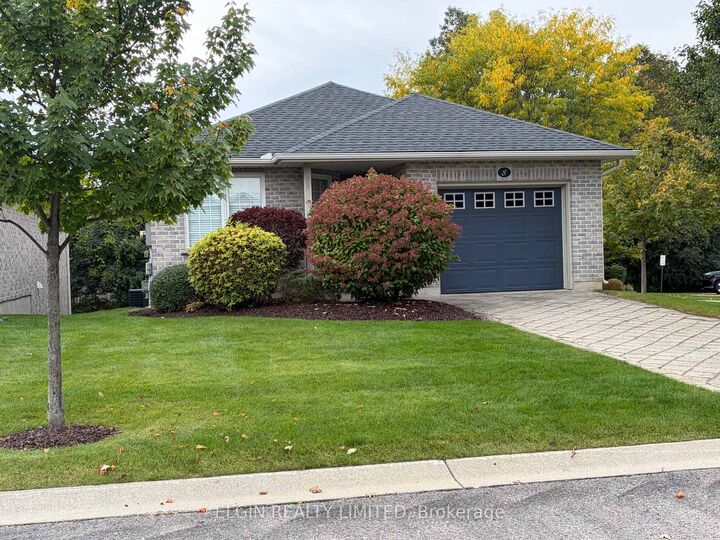 Property Photo:  16 Havenridge Court 8  ON N5P 4P6 