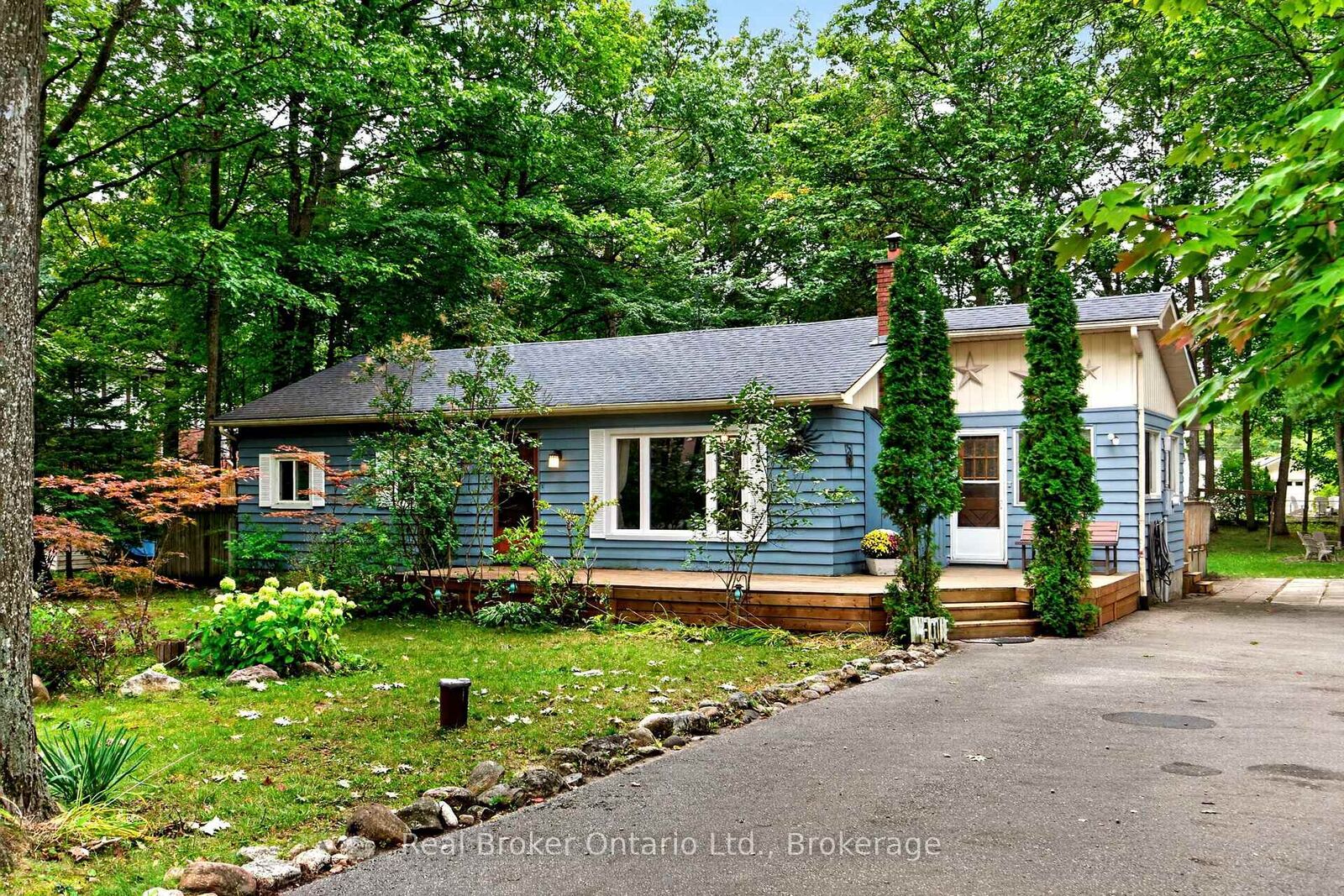 Property Photo: 16 Fredrick Avenue ON L0L 1P0