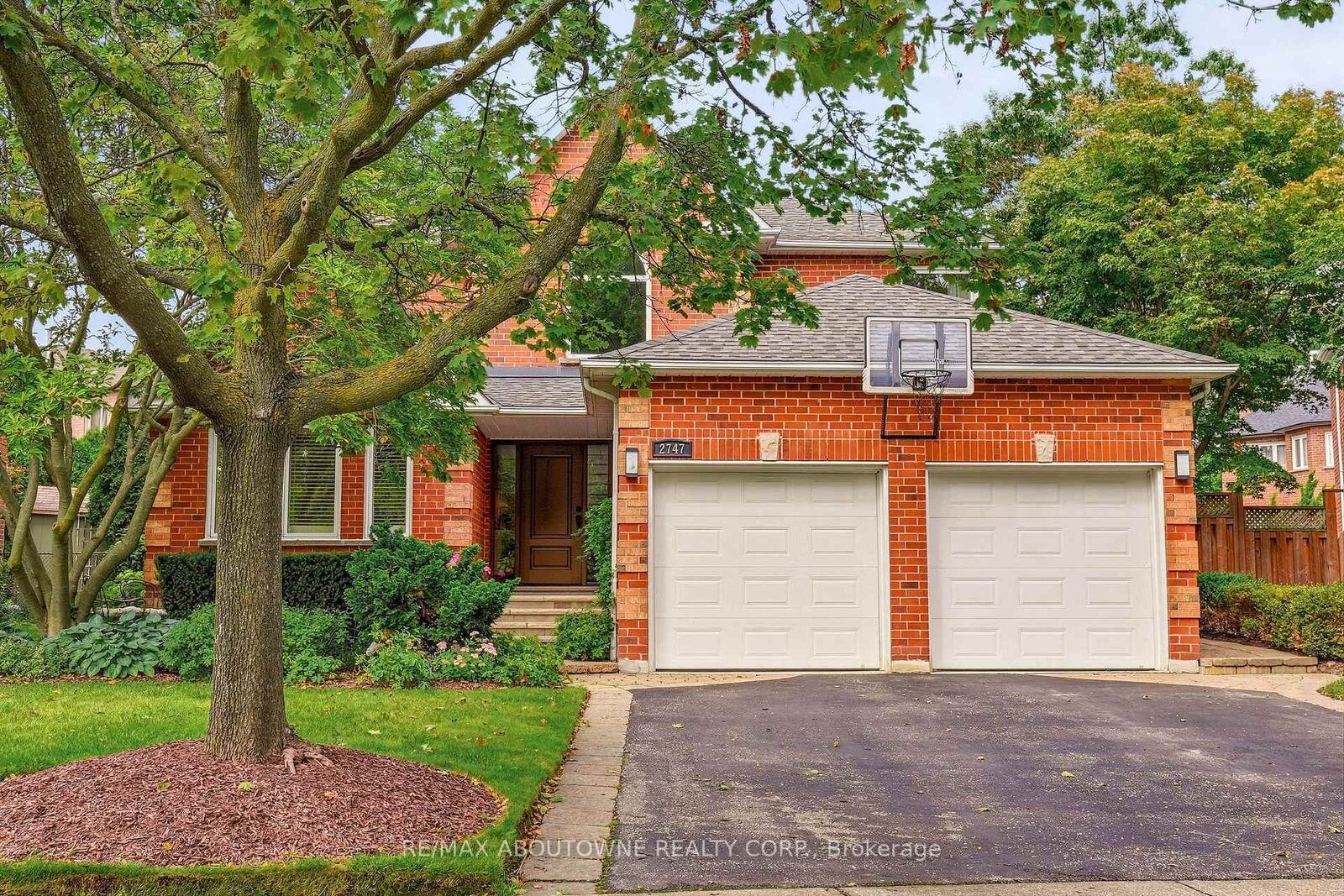 Property Photo: 2747 Teak Crescent ON L6J 7M7