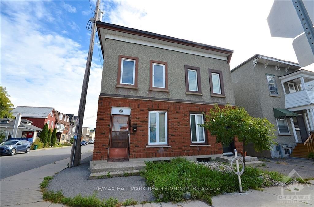 Property Photo:  205 Rochester Street  ON K1R 7M7 