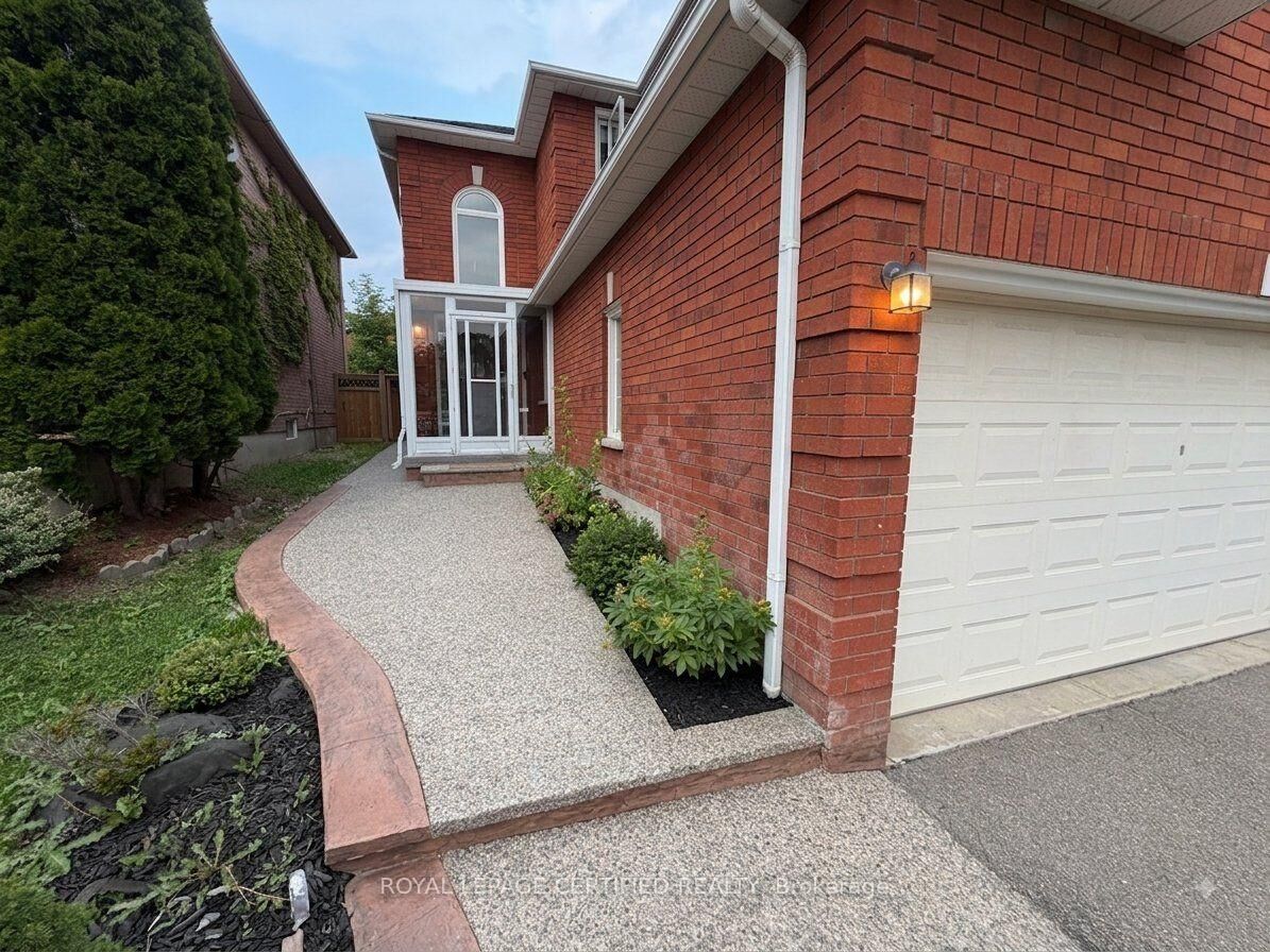 Property Photo:  5967 Cherrywood Place  ON L5M 4Z6 