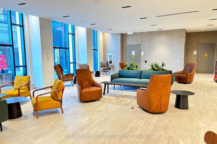 Property Photo:  2485 Eglinton Avenue W 1321  ON L5M 2T1 