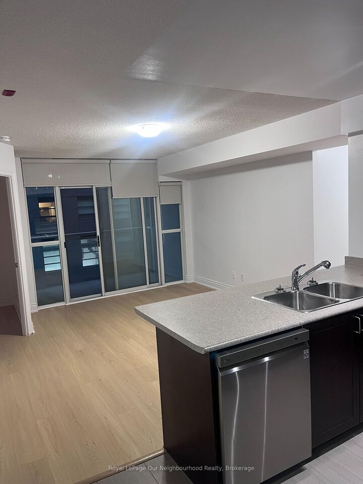 Property Photo:  1600 Charles Street 402  ON L1N 0G4 