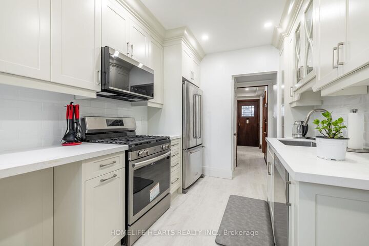 Property Photo:  115 Wanless Avenue  ON M4N 1W1 