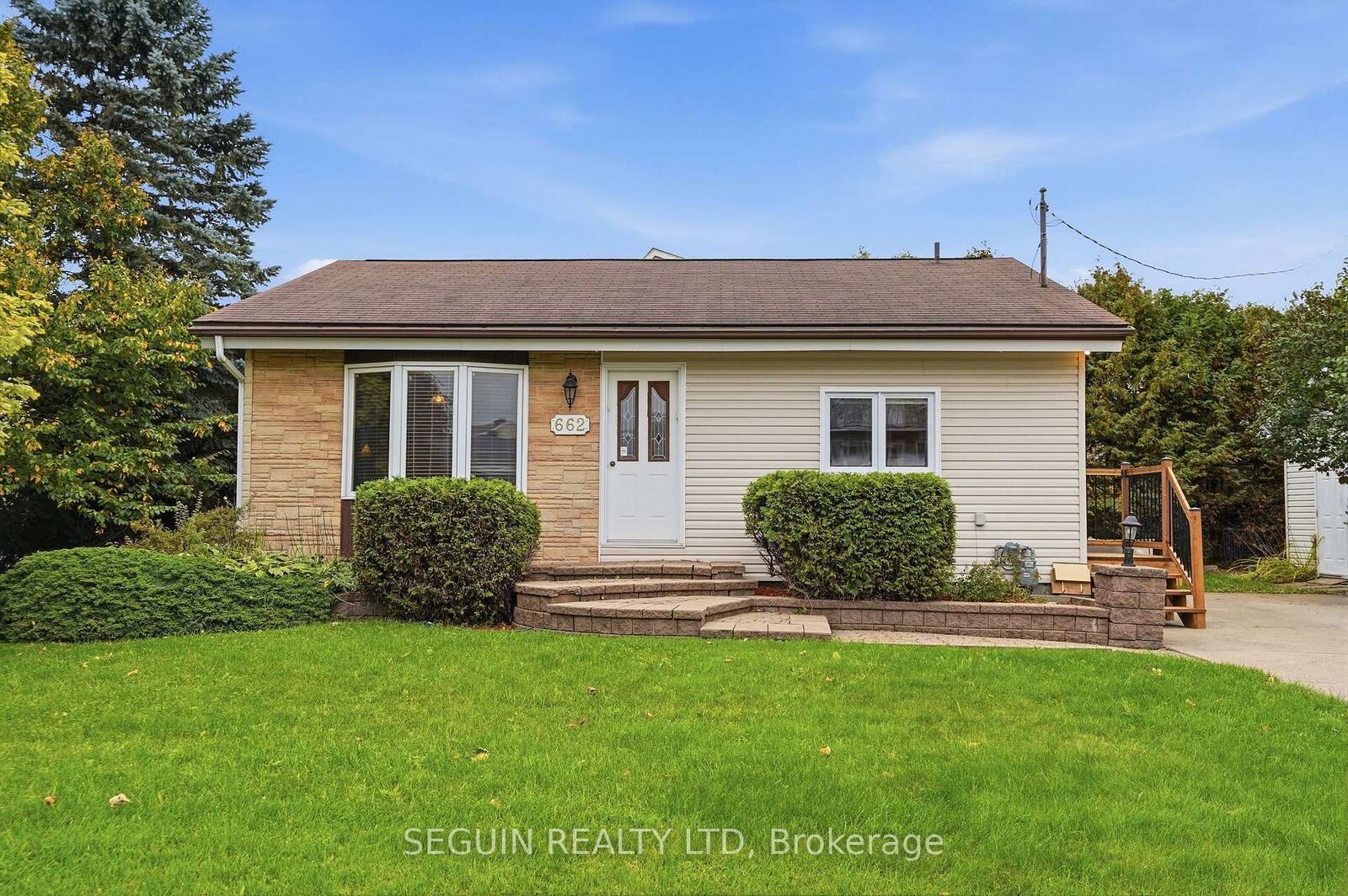 Photo de la propriété: 662 Rejane Crescent ON K6A 2K6