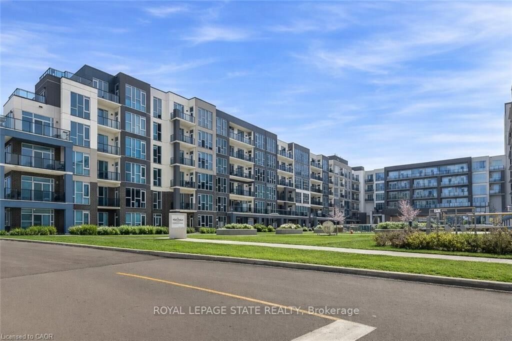Property Photo:  16 Concord Place 427  ON L3M 0J1 