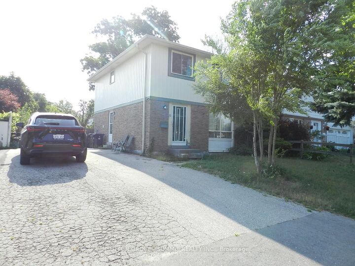 Property Photo:  10 Baldoon Road  ON M1B 1V7 