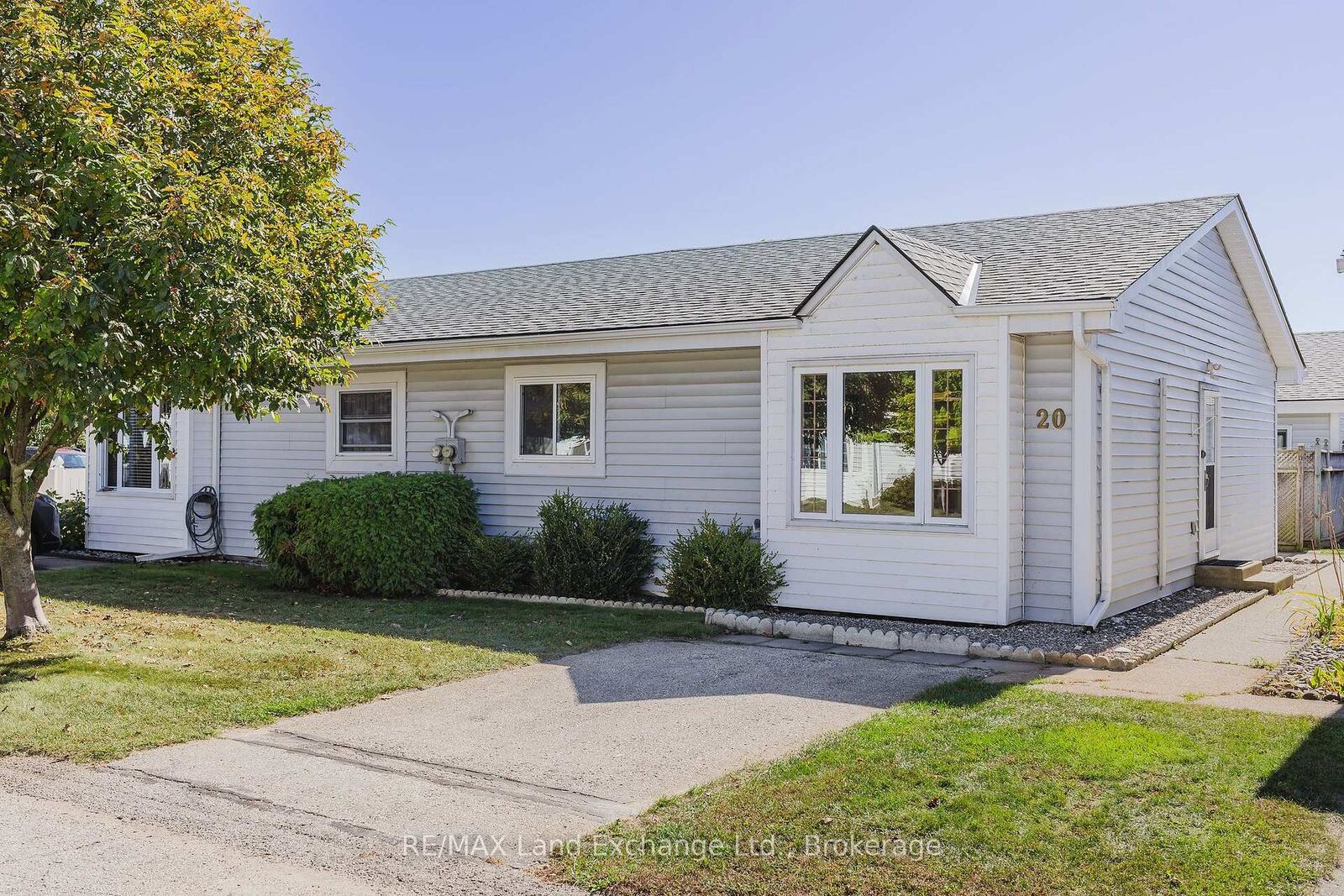 Property Photo: 303 Waterloo Street 20 ON N0H 2C1
