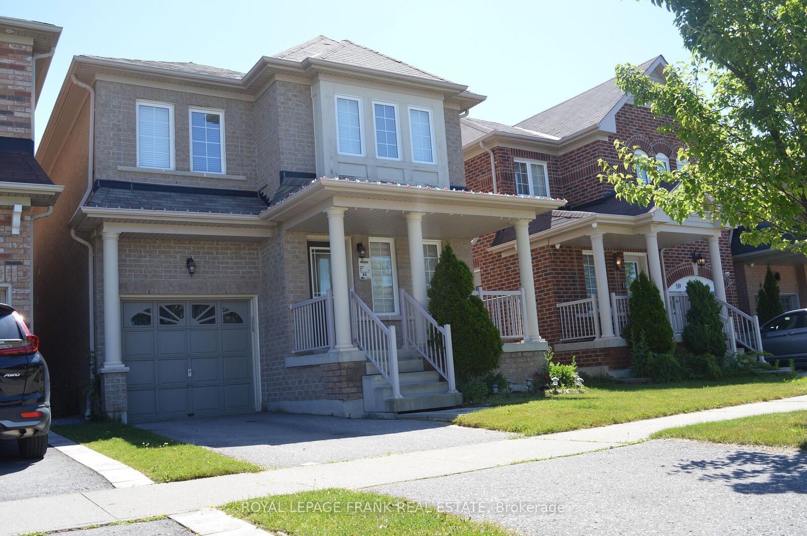 Photo de la propriété:  61 Summerside Avenue  ON L1R 0J9 