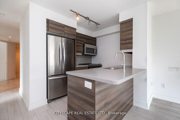 Property Photo:  525 Adelaide Street W 315  ON M5V 1T6 