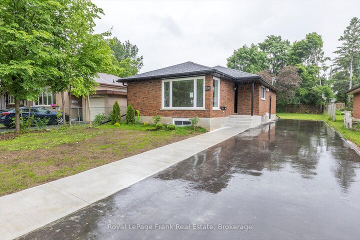Property Photo:  890 Weller Street Main  ON K9J 4X8 