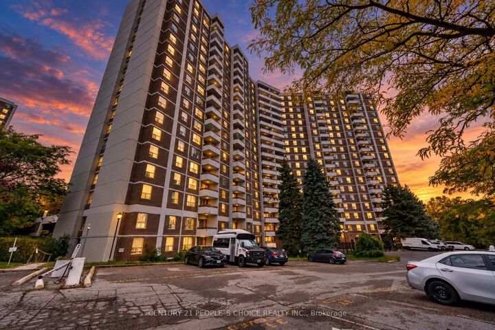 Property Photo:  10 Edgecliffe Golfway 809  ON M3C 3A3 
