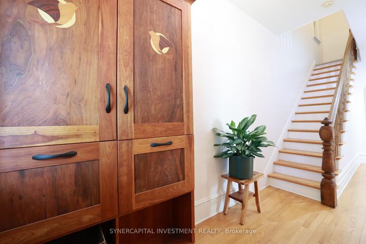 Photo de la propriété:  143 Arthur Street  ON K1R 7C1 