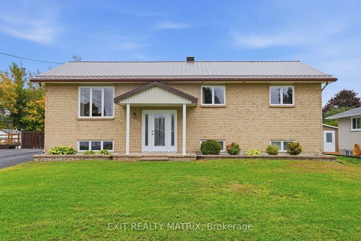 Property Photo:  353 Nelson Street E  ON K6A 1M1 
