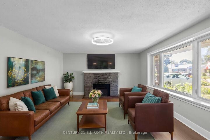 Property Photo:  323 Crawford Street  ON L3V 1K2 